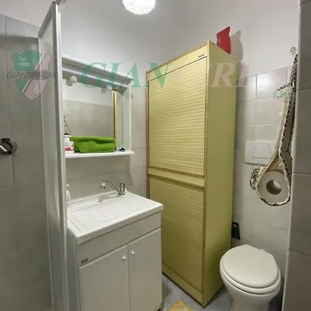 Apartment 7 Posti Letto Con Accesso Diretto Al Mare - Papi